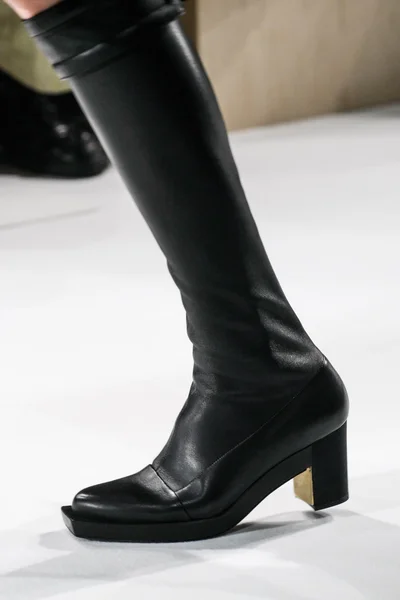 Look 17